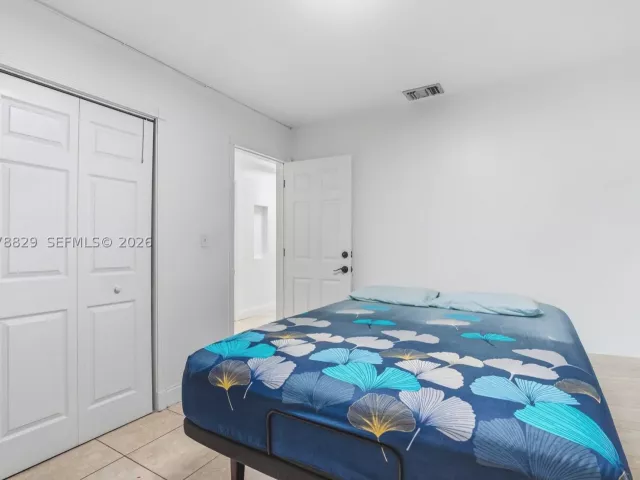5-bedroom home for sale in Miami - 3530 SW 122nd Ave - MondialRealty
