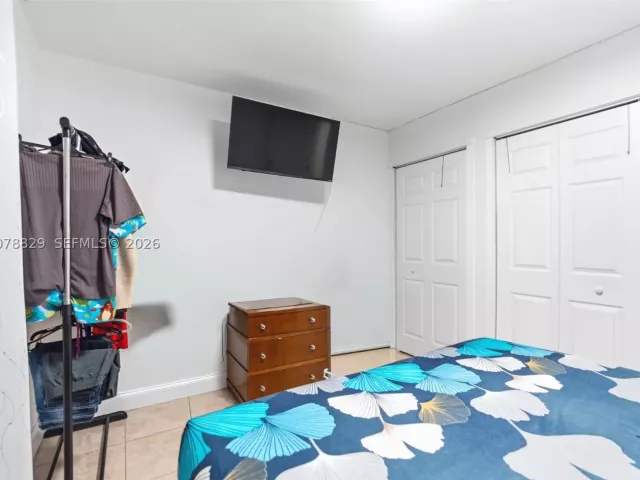 5-bedroom home for sale in Miami - 3530 SW 122nd Ave - MondialRealty