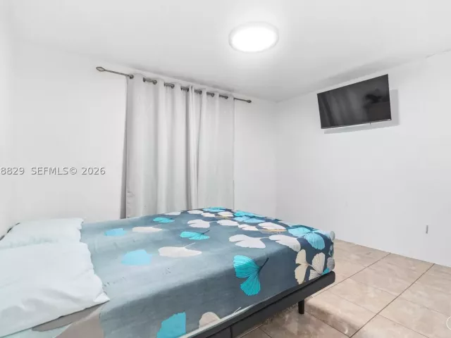 5-bedroom home for sale in Miami - 3530 SW 122nd Ave - MondialRealty
