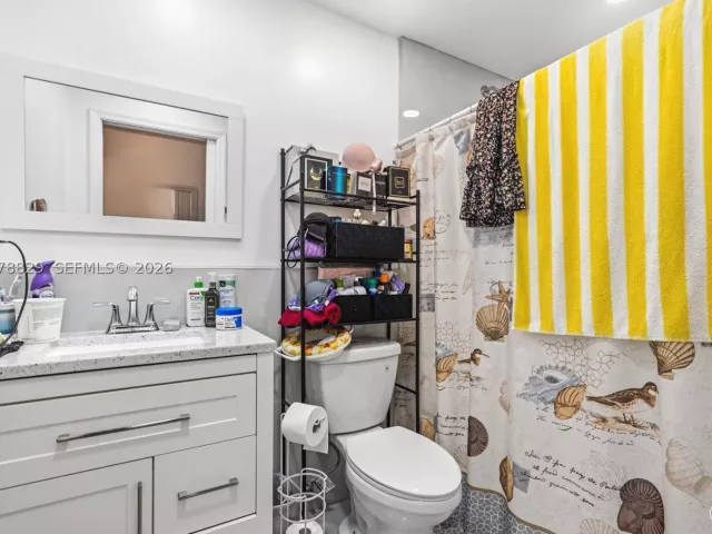 5-bedroom home for sale in Miami - 3530 SW 122nd Ave - MondialRealty
