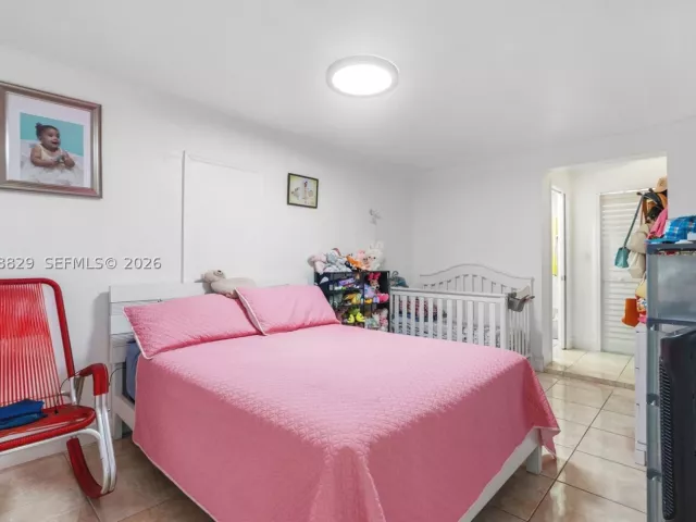 5-bedroom home for sale in Miami - 3530 SW 122nd Ave - MondialRealty
