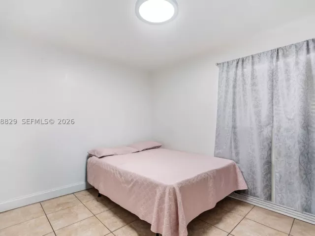 5-bedroom home for sale in Miami - 3530 SW 122nd Ave - MondialRealty