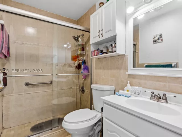 5-bedroom home for sale in Miami - 3530 SW 122nd Ave - MondialRealty