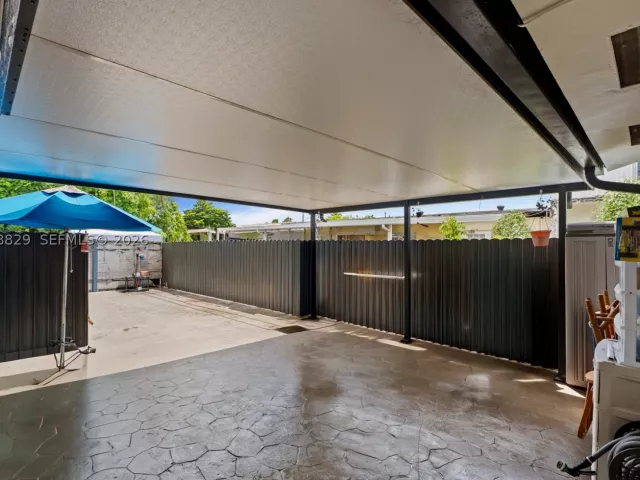 5-bedroom home for sale in Miami - 3530 SW 122nd Ave - MondialRealty