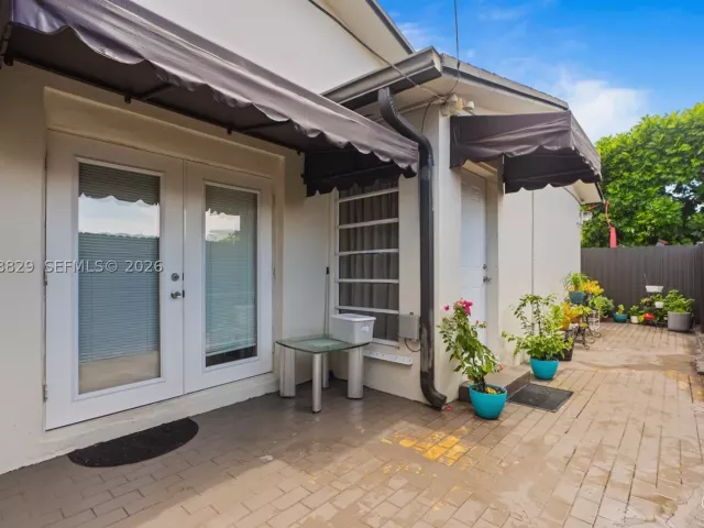 5-bedroom home for sale in Miami - 3530 SW 122nd Ave - MondialRealty