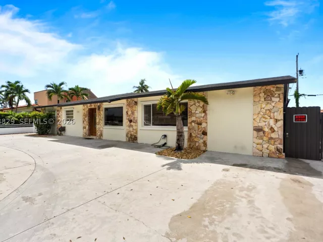 5-bedroom home for sale in Miami - 3530 SW 122nd Ave - MondialRealty