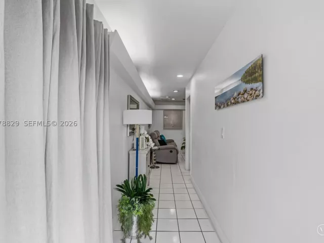 5-bedroom home for sale in Miami - 3530 SW 122nd Ave - MondialRealty
