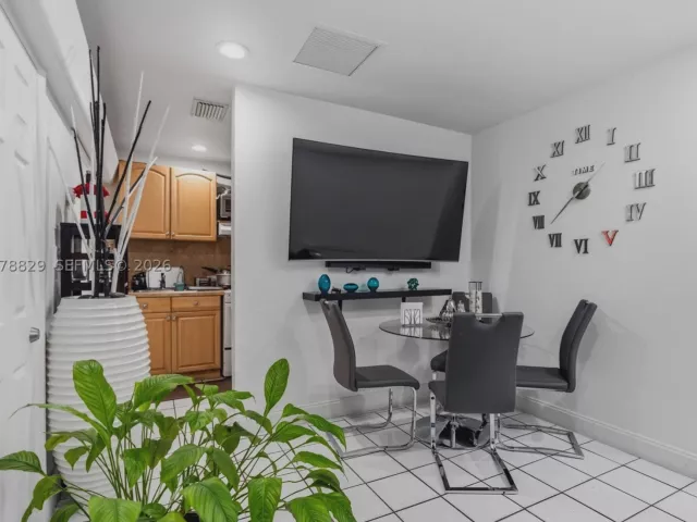 5-bedroom home for sale in Miami - 3530 SW 122nd Ave - MondialRealty