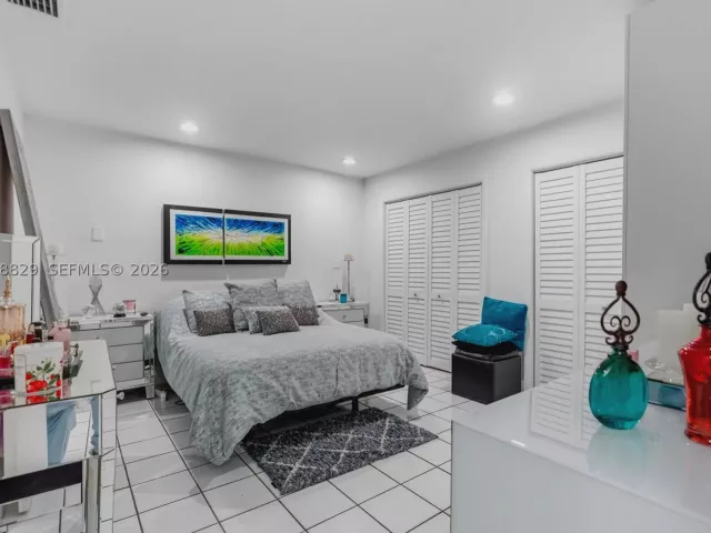 5-bedroom home for sale in Miami - 3530 SW 122nd Ave - MondialRealty