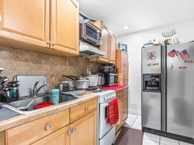 5-bedroom home for sale in Miami - 3530 SW 122nd Ave - MondialRealty