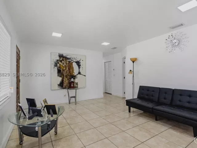 5-bedroom home for sale in Miami - 3530 SW 122nd Ave - MondialRealty