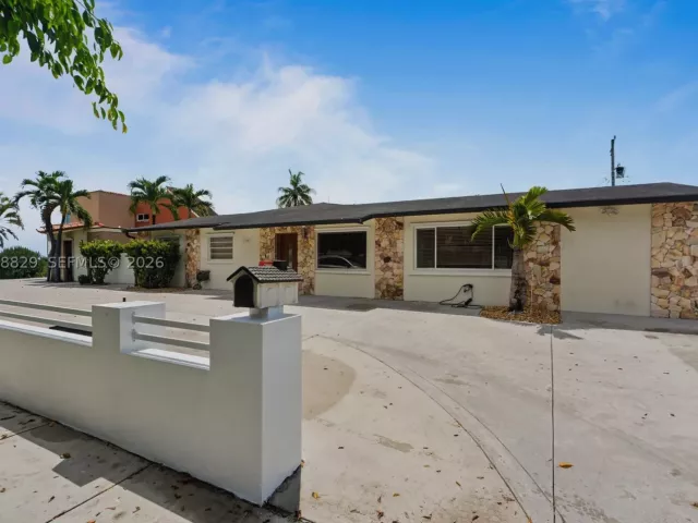 5-bedroom home for sale in Miami - 3530 SW 122nd Ave - MondialRealty