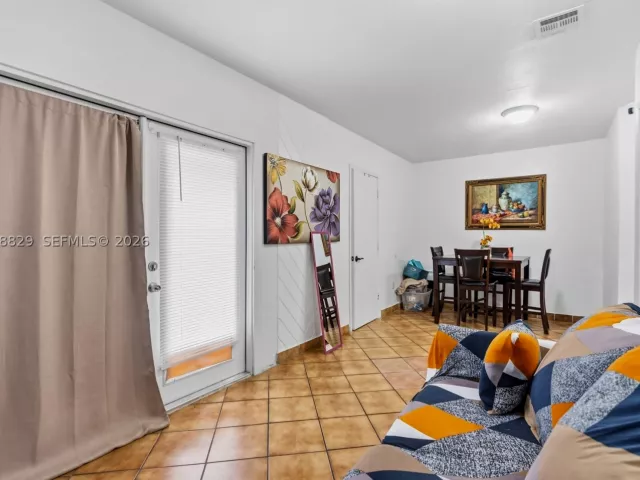 5-bedroom home for sale in Miami - 3530 SW 122nd Ave - MondialRealty