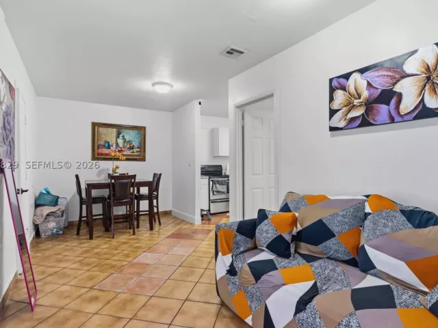 5-bedroom home for sale in Miami - 3530 SW 122nd Ave - MondialRealty