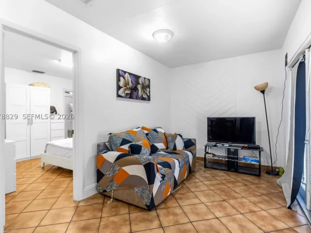 5-bedroom home for sale in Miami - 3530 SW 122nd Ave - MondialRealty