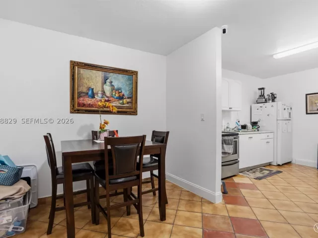 5-bedroom home for sale in Miami - 3530 SW 122nd Ave - MondialRealty