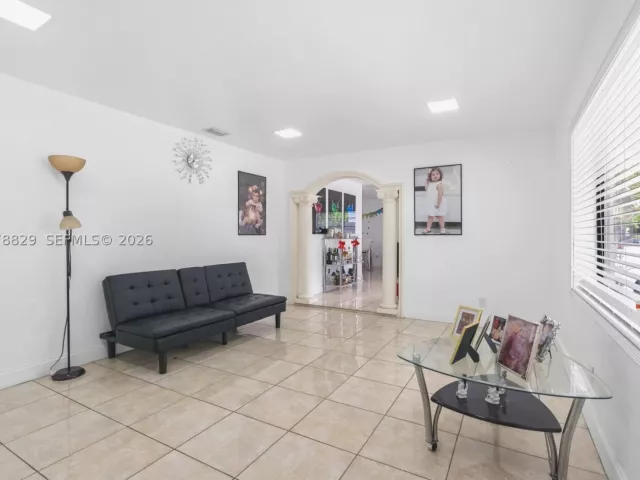5-bedroom home for sale in Miami - 3530 SW 122nd Ave - MondialRealty