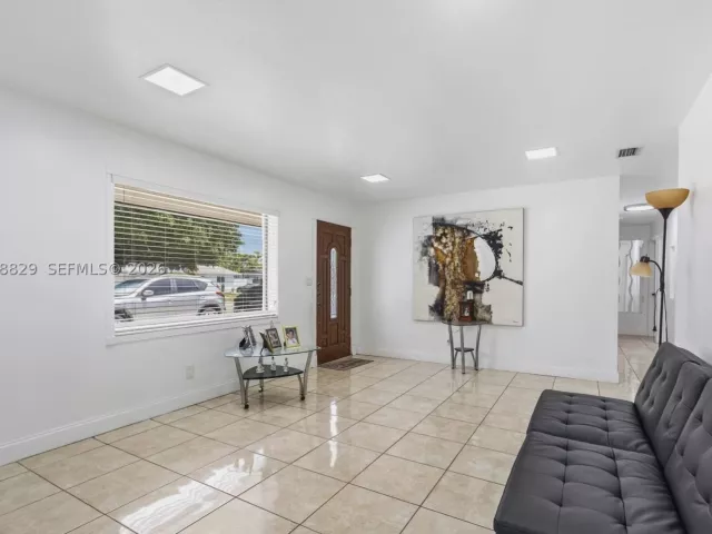 5-bedroom home for sale in Miami - 3530 SW 122nd Ave - MondialRealty