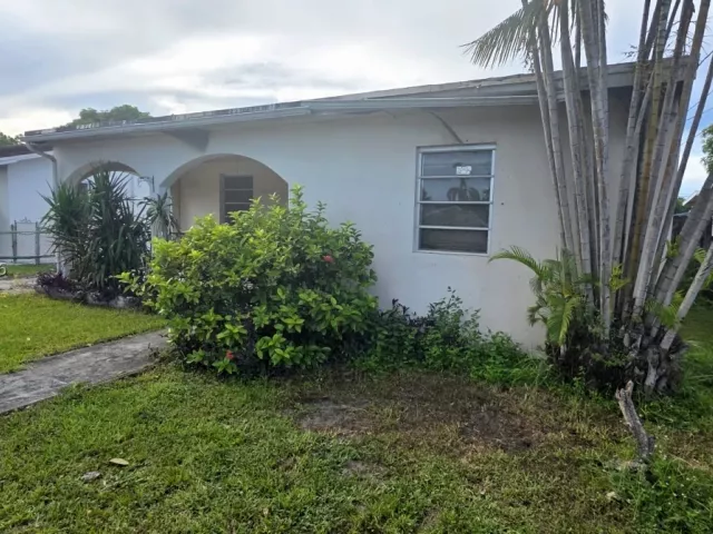 3-bedroom home for sale in Miami - 3441 NW 17th St - MondialRealty