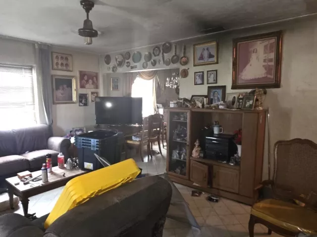 3-bedroom home for sale in Miami - 3441 NW 17th St - MondialRealty