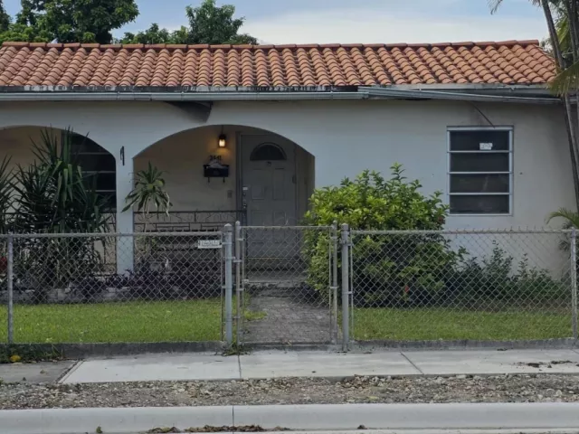 3-bedroom home for sale in Miami - 3441 NW 17th St - MondialRealty