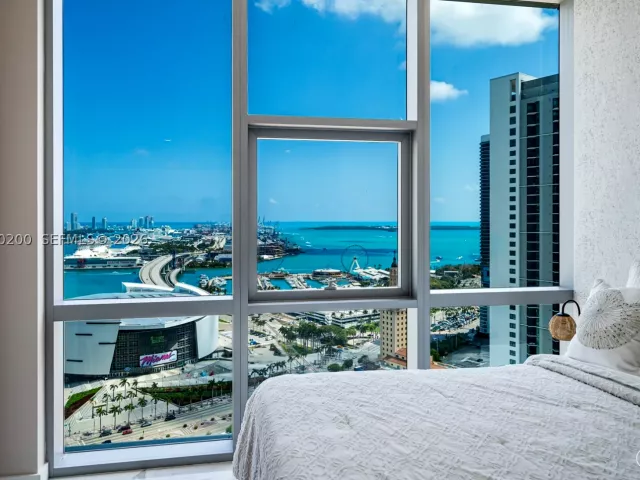 3-bedroom condo for sale in Miami - 851 NE 1st Ave 2911 - MondialRealty