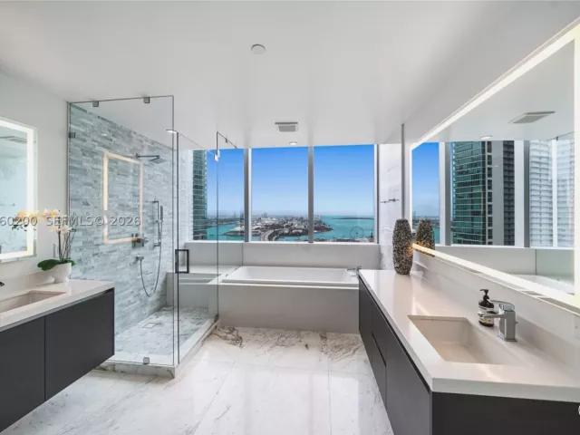 3-bedroom condo for sale in Miami - 851 NE 1st Ave 2911 - MondialRealty