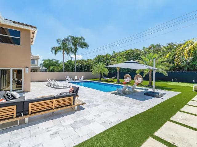 5-bedroom home for sale in Boca Raton - 10616 Wheelhouse Circle - MondialRealty