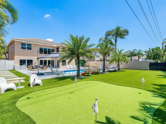 5-bedroom home for sale in Boca Raton - 10616 Wheelhouse Circle - MondialRealty