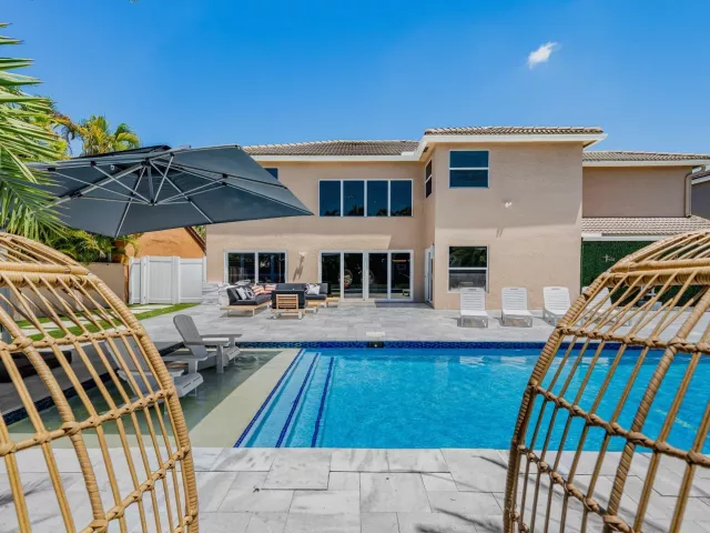 5-bedroom home for sale in Boca Raton - 10616 Wheelhouse Circle - MondialRealty