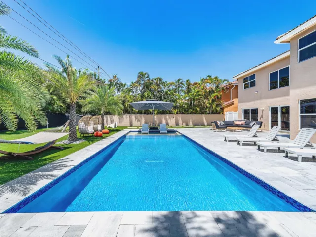 5-bedroom home for sale in Boca Raton - 10616 Wheelhouse Circle - MondialRealty