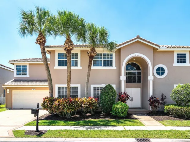 5-bedroom home for sale in Boca Raton - 10616 Wheelhouse Circle - MondialRealty
