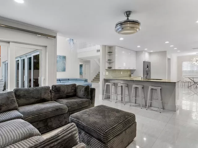 5-bedroom home for sale in Boca Raton - 10616 Wheelhouse Circle - MondialRealty