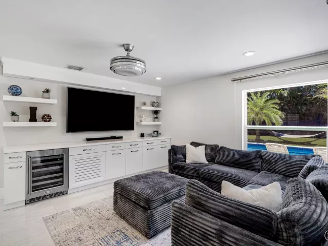 5-bedroom home for sale in Boca Raton - 10616 Wheelhouse Circle - MondialRealty