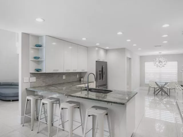 5-bedroom home for sale in Boca Raton - 10616 Wheelhouse Circle - MondialRealty