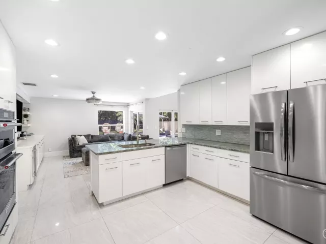 5-bedroom home for sale in Boca Raton - 10616 Wheelhouse Circle - MondialRealty