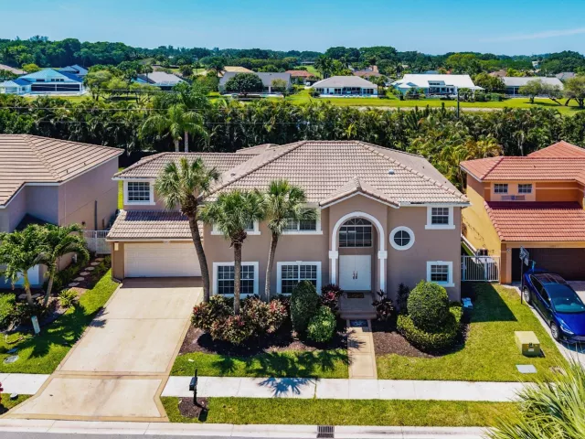 5-bedroom home for sale in Boca Raton - 10616 Wheelhouse Circle - MondialRealty