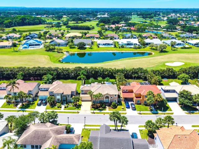 5-bedroom home for sale in Boca Raton - 10616 Wheelhouse Circle - MondialRealty