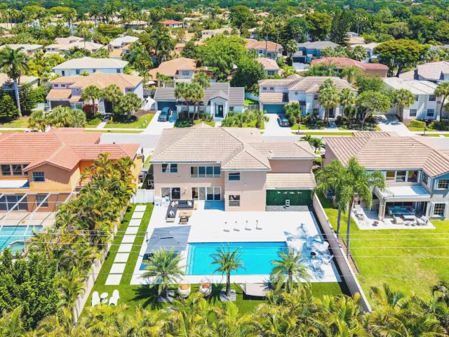 5-bedroom home for sale in Boca Raton - 10616 Wheelhouse Circle - MondialRealty