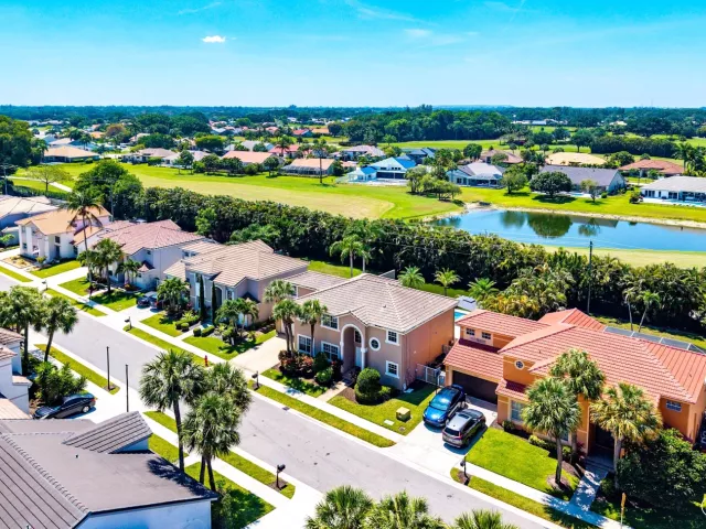 5-bedroom home for sale in Boca Raton - 10616 Wheelhouse Circle - MondialRealty