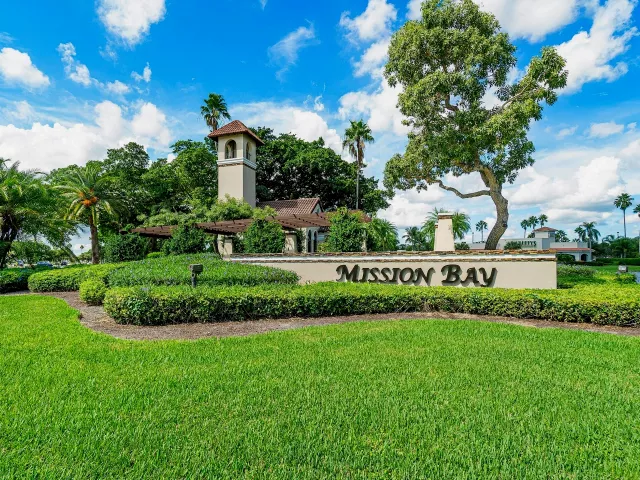5-bedroom home for sale in Boca Raton - 10616 Wheelhouse Circle - MondialRealty