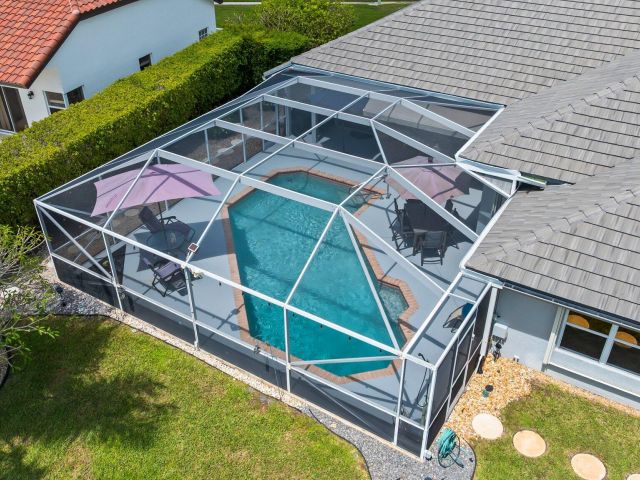 3-bedroom home for sale in Boca Raton - 20317 Hacienda Court - MondialRealty