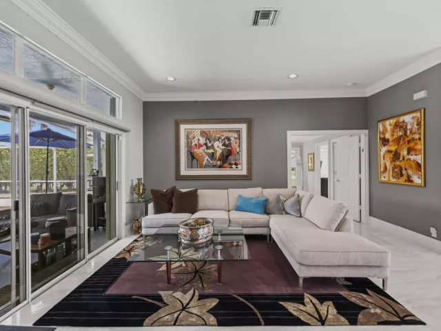 3-bedroom home for sale in Boca Raton - 20317 Hacienda Court - MondialRealty