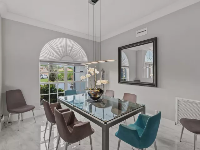 3-bedroom home for sale in Boca Raton - 20317 Hacienda Court - MondialRealty