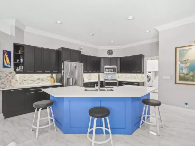 3-bedroom home for sale in Boca Raton - 20317 Hacienda Court - MondialRealty