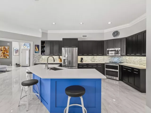 3-bedroom home for sale in Boca Raton - 20317 Hacienda Court - MondialRealty
