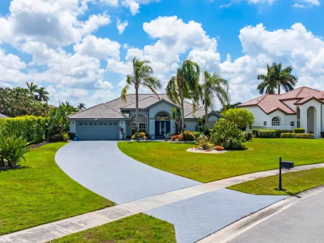 3-bedroom home for sale in Boca Raton - 20317 Hacienda Court - MondialRealty