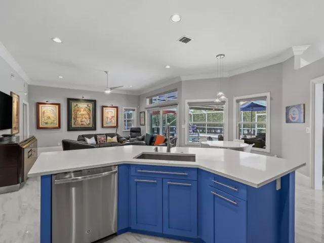 3-bedroom home for sale in Boca Raton - 20317 Hacienda Court - MondialRealty