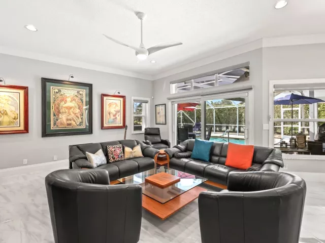 3-bedroom home for sale in Boca Raton - 20317 Hacienda Court - MondialRealty