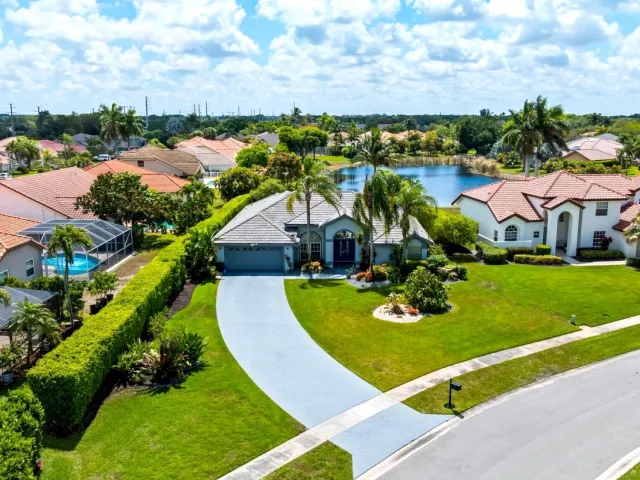 3-bedroom home for sale in Boca Raton - 20317 Hacienda Court - MondialRealty